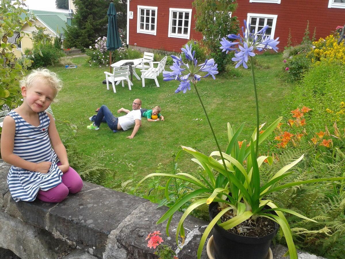 Vandrarhemmet Tallbacka/Aengelsberg Hostel Angelsberg Esterno foto